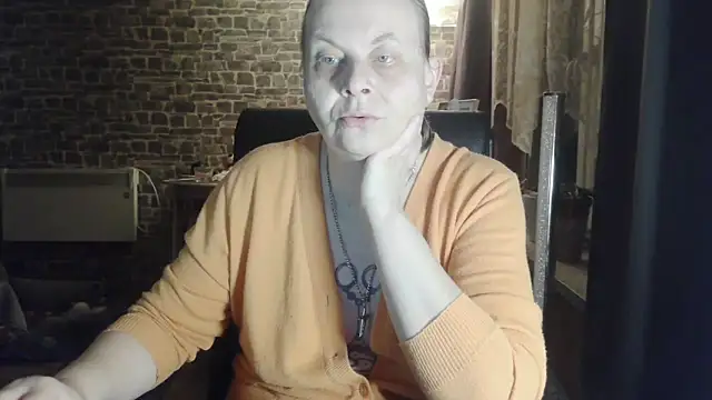 Snapshot of Diamond_Bite chatting on October 24, 8:27 pm Diamond Bite online show from October 24, 8:27 pm