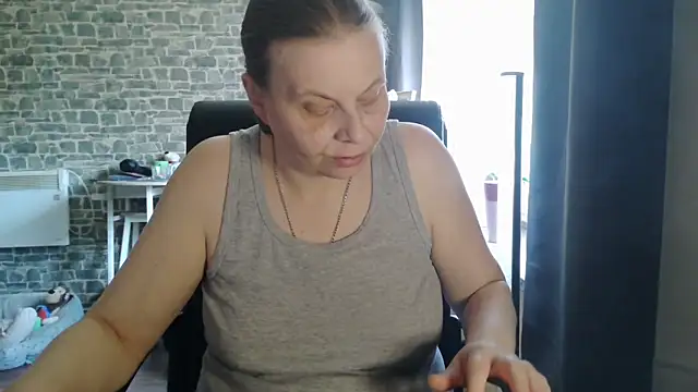 Snapshot of Diamond_Bite chatting on October 25, 9:17 am Diamond Bite online show from October 25, 9:17 am