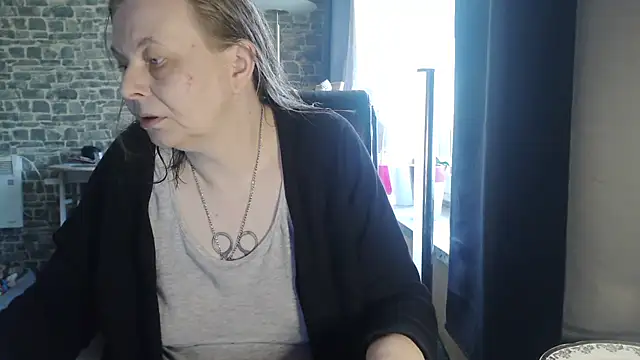 Snapshot of Diamond_Bite chatting on October 30, 9:33 am Diamond Bite online show from October 30, 9:33 am