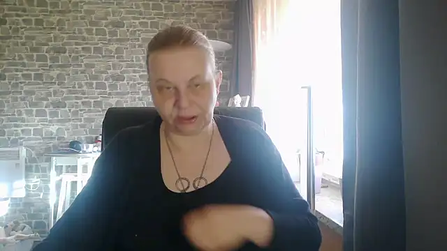 Snapshot of Diamond_Bite chatting on November 1, 7:54 am Diamond Bite online show from November 1, 7:54 am