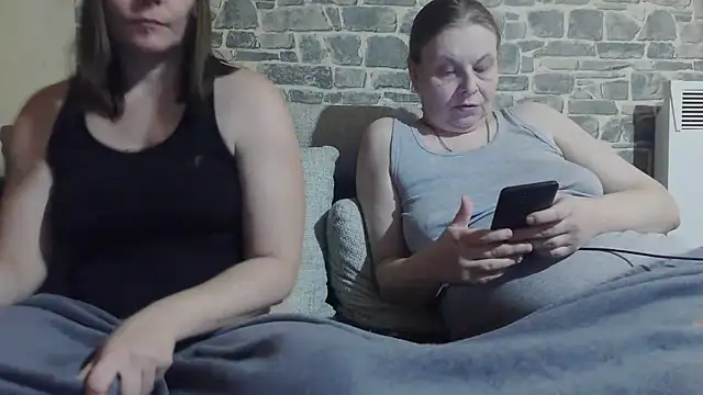 Snapshot of Diamond_Bite chatting on November 14, 5:00 pm Diamond Bite online show from November 14, 5:00 pm