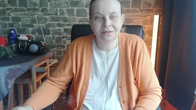 Snapshot of Diamond_Bite chatting on November 29, 8:50 am Diamond Bite online show from November 29, 8:50 am