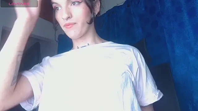 Snapshot of Scarlett_crastrawberry chatting on October 26, 6:03 pm Scarlett crastrawberry online show from October 26, 6:03 pm