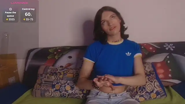 Snapshot of Scarlett_crastrawberry chatting on November 18, 11:59 pm Scarlett crastrawberry online show from November 18, 11:59 pm