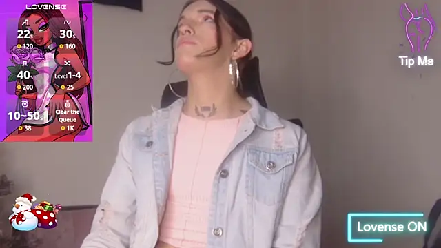 Snapshot of Scarlett_crastrawberry chatting on December 17, 8:48 pm Scarlett crastrawberry online show from December 17, 8:48 pm