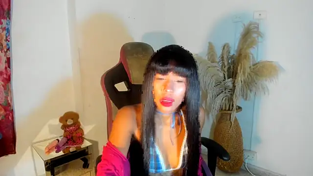 Snapshot of bad_girl_xxx chatting on October 31, 8:26 am bad girl xxx online show from October 31, 8:26 am