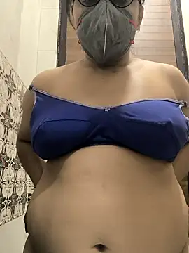 Snapshot of Lovely_Tannu chatting on December 3, 12:03 pm Lovely Tannu online show from December 3, 12:03 pm