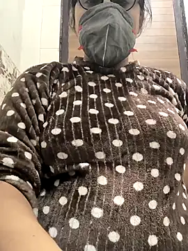 Snapshot of Lovely_Tannu chatting on December 17, 1:39 pm Lovely Tannu online show from December 17, 1:39 pm