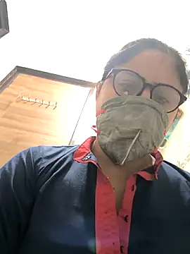 Snapshot of Lovely_Tannu chatting on December 20, 12:34 pm Lovely Tannu online show from December 20, 12:34 pm