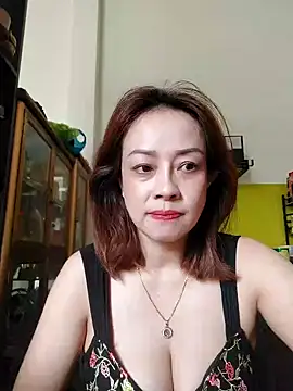 Snapshot of Baby-bigboobs20 chatting on November 19, 6:13 am Baby-bigboobs20 online show from November 19, 6:13 am