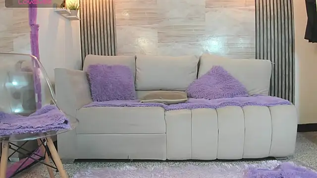 Snapshot of gigi_mane chatting on December 3, 12:40 am gigi mane online show from December 3, 12:40 am