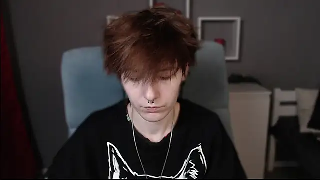 Snapshot of guitarandangell chatting on November 18, 3:45 am guitarandangell online show from November 18, 3:45 am