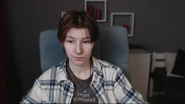 Snapshot of guitarandangell chatting on November 28, 7:44 am guitarandangell online show from November 28, 7:44 am