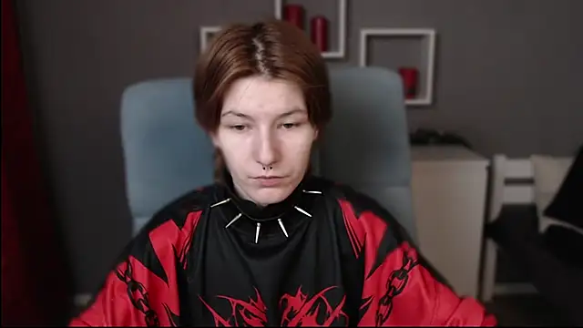 Snapshot of guitarandangell chatting on December 15, 12:20 pm guitarandangell online show from December 15, 12:20 pm