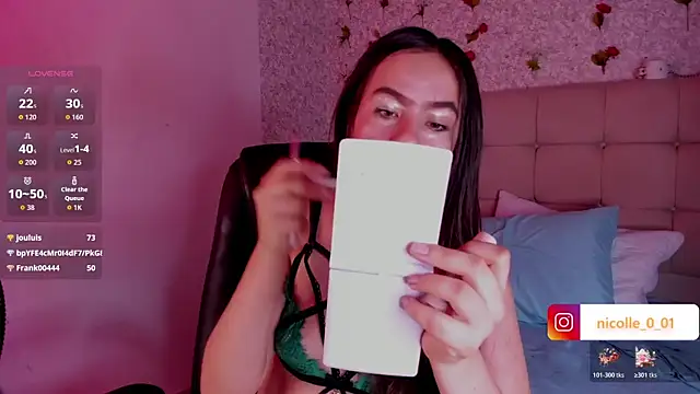 Snapshot of amelia_ferrerx chatting on November 19, 8:09 pm amelia ferrerx online show from November 19, 8:09 pm