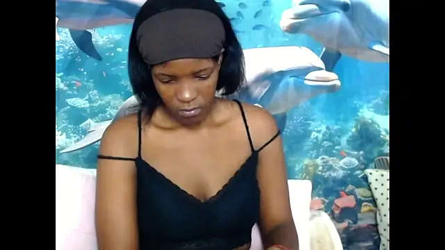 Snapshot of AfricanBarbiee69 chatting on May 30, 7:05 am AfricanBarbiee69 online show from May 30, 7:05 am