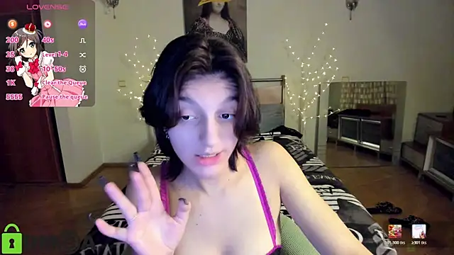 A Skyy online show from February 14, 10:50 pm