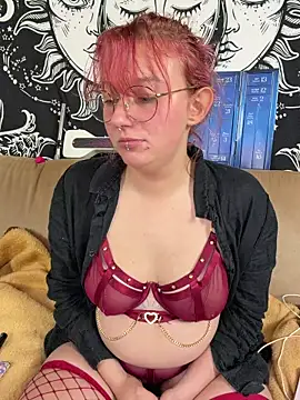 Snapshot of Onlymiasophie chatting on November 18, 2:43 pm Onlymiasophie online show from November 18, 2:43 pm