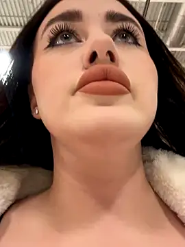 Snapshot of KiraSunshine chatting on October 22, 4:02 am KiraSunshine online show from October 22, 4:02 am