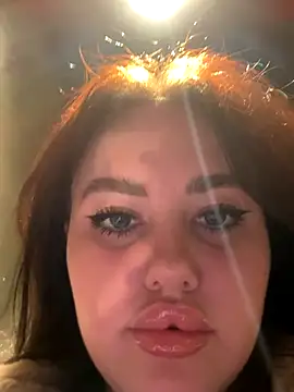 Snapshot of KiraSunshine chatting on October 26, 3:34 am KiraSunshine online show from October 26, 3:34 am