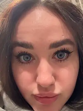 Snapshot of KiraSunshine chatting on November 13, 3:27 am KiraSunshine online show from November 13, 3:27 am