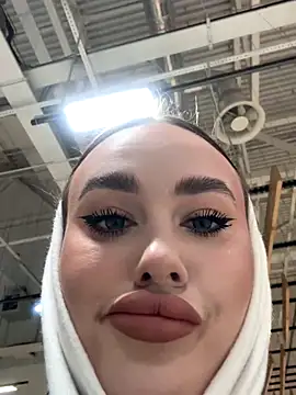 Snapshot of KiraSunshine chatting on November 21, 4:00 am KiraSunshine online show from November 21, 4:00 am