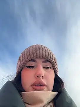 Snapshot of KiraSunshine chatting on November 25, 3:50 am KiraSunshine online show from November 25, 3:50 am