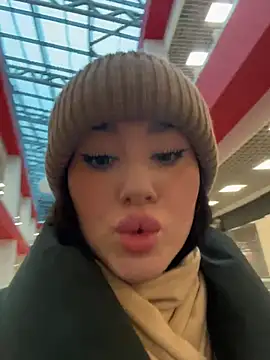 Snapshot of KiraSunshine chatting on November 26, 4:13 am KiraSunshine online show from November 26, 4:13 am