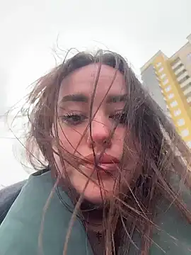 KiraSunshine online show from April 12, 5:45 am