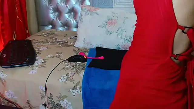 Snapshot of EbonyPexie chatting on November 29, 9:45 am EbonyPexie online show from November 29, 9:45 am