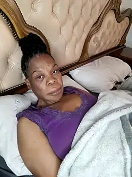 Snapshot of Hotcougar chatting on December 15, 5:23 am Hotcougar online show from December 15, 5:23 am