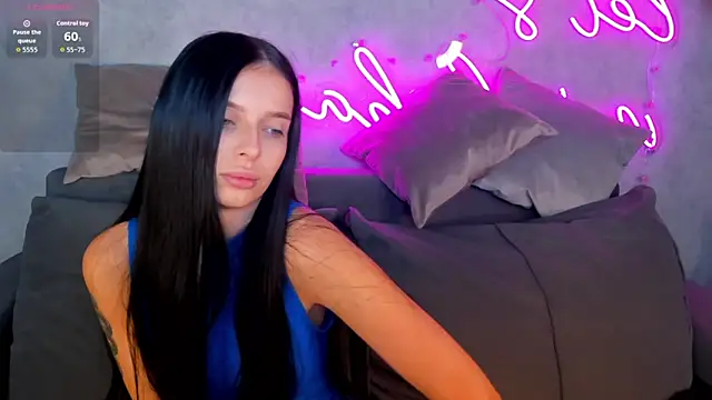 Eva Mayers online show from November 3, 1:19 am