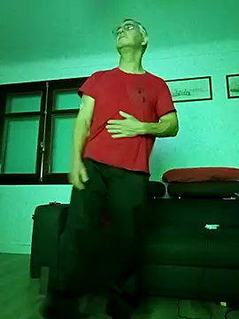 Snapshot of Sexyfab65 chatting on December 16, 6:18 am Sexyfab65 online show from December 16, 6:18 am