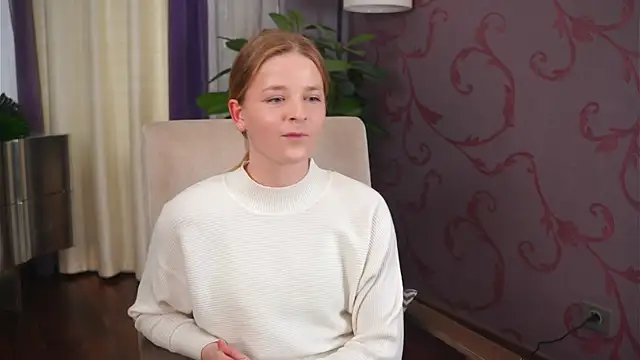Snapshot of LeeAbee chatting on October 19, 4:13 am LeeAbee online show from October 19, 4:13 am