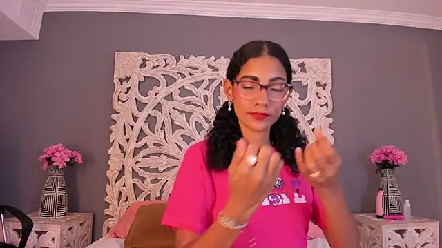 AuroraPinkk online show from November 22, 2:49 pm