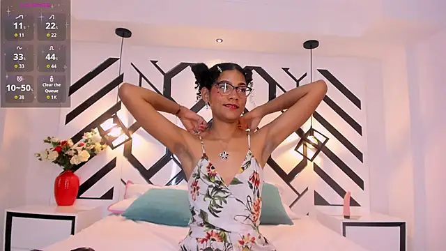 AuroraPinkk online show from December 15, 11:09 pm