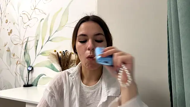 Snapshot of LunaAfrodita chatting on October 21, 5:35 pm LunaAfrodita online show from October 21, 5:35 pm