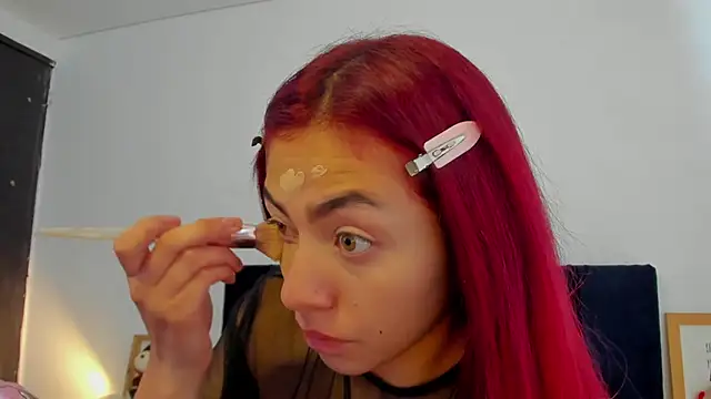 melanie roux   online show from April 10, 12:21 pm