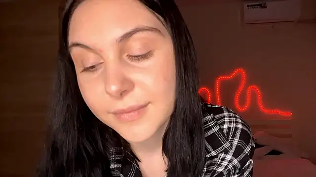 MyraLitterers online show from February 7, 4:33 pm