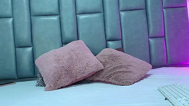 Snapshot of ScarletNoir4u chatting on December 3, 3:14 am ScarletNoir4u online show from December 3, 3:14 am