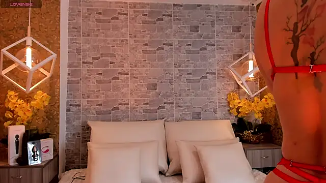 Snapshot of Catalina-Thompson chatting on November 1, 12:07 pm Catalina-Thompson online show from November 1, 12:07 pm