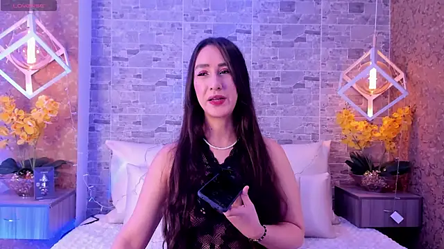 Snapshot of Catalina-Thompson chatting on December 3, 12:14 pm Catalina-Thompson online show from December 3, 12:14 pm