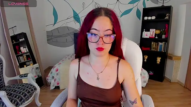 Amaraa couper1 online show from March 4, 3:56 am