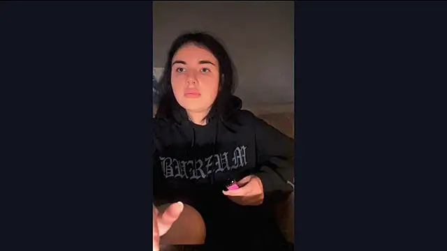 Snapshot of Kirunya chatting on October 27, 8:24 pm Kirunya online show from October 27, 8:24 pm