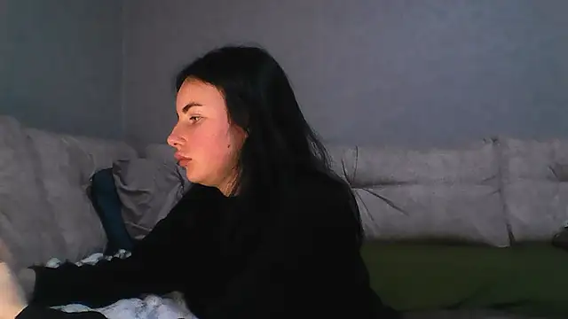 Snapshot of Kirunya chatting on November 5, 5:13 pm Kirunya online show from November 5, 5:13 pm