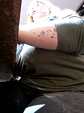 Snapshot of JennyInVegas chatting on November 3, 1:01 pm JennyInVegas online show from November 3, 1:01 pm