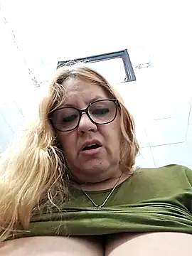 Snapshot of JennyInVegas chatting on November 6, 1:56 pm JennyInVegas online show from November 6, 1:56 pm