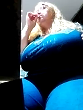 Snapshot of JennyInVegas chatting on November 28, 2:20 pm JennyInVegas online show from November 28, 2:20 pm