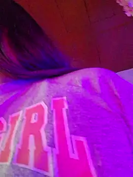 Snapshot of chloebrownn03 chatting on June 27, 4:17 am chloebrownn03 online show from June 27, 4:17 am