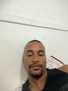 Snapshot of casalbrhot25 chatting on October 26, 4:18 am casalbrhot25 online show from October 26, 4:18 am